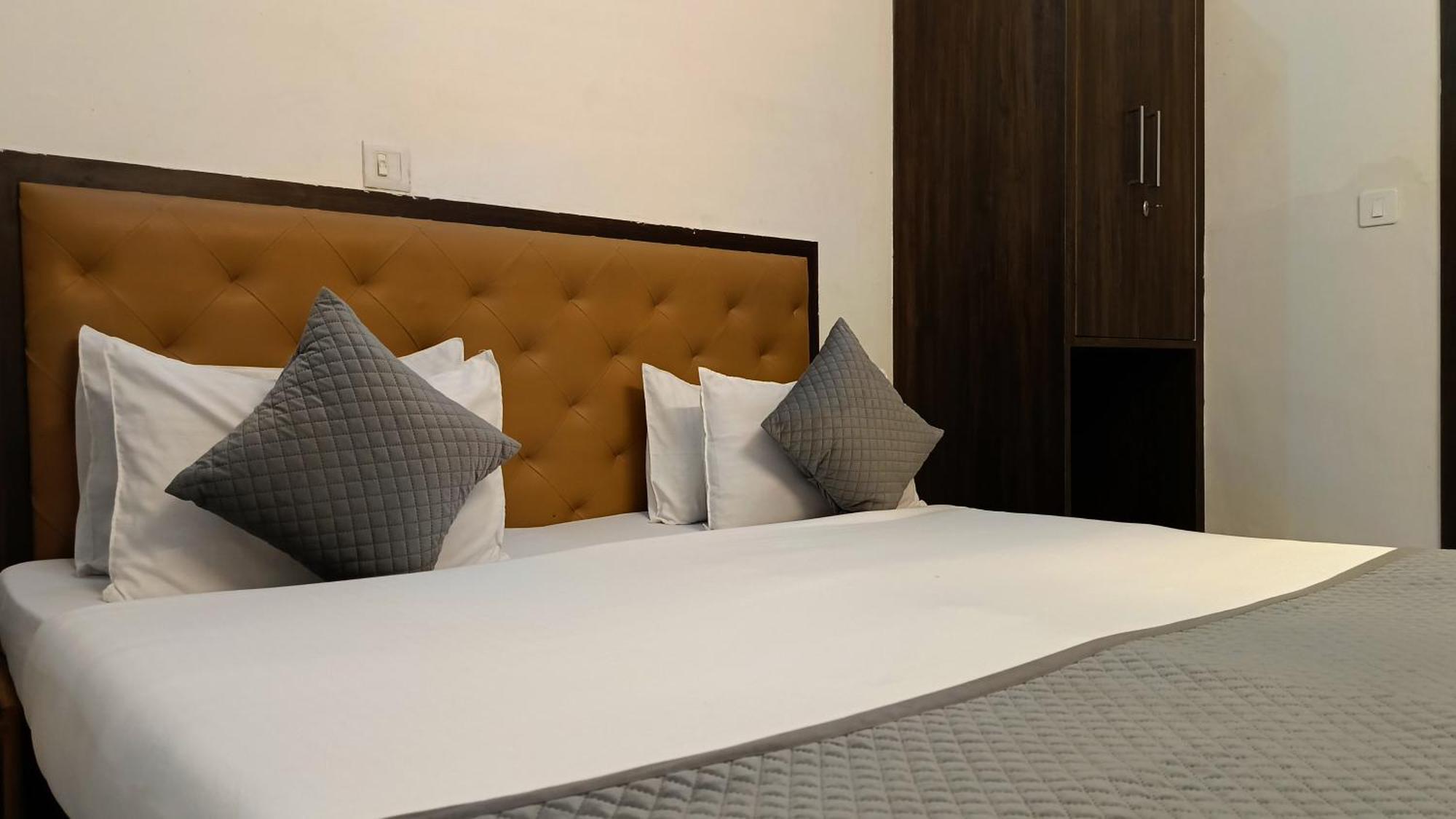 Hotel Shyam Palace India Agra Агра Екстер'єр фото